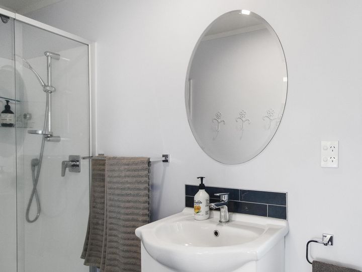 The Cabin - bathroom
